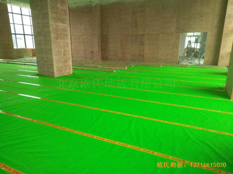 福建泉州海關(guān)橋南運(yùn)動(dòng)場(chǎng)體育地板鋪裝案例3