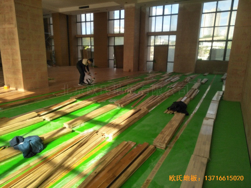 福建泉州海關(guān)橋南運(yùn)動(dòng)場(chǎng)體育地板鋪裝案例4